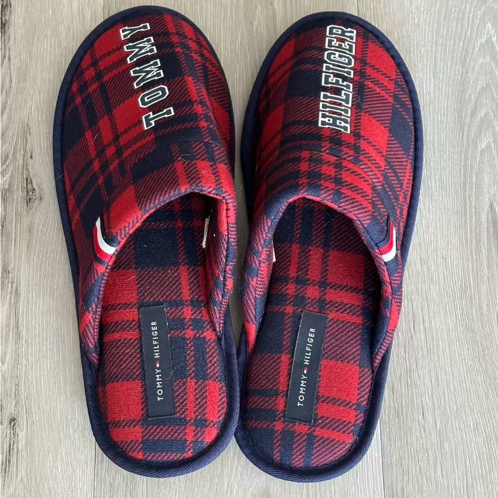 NEW Tommy Hilfiger Red and Navy Plaid Slippers, Size 12